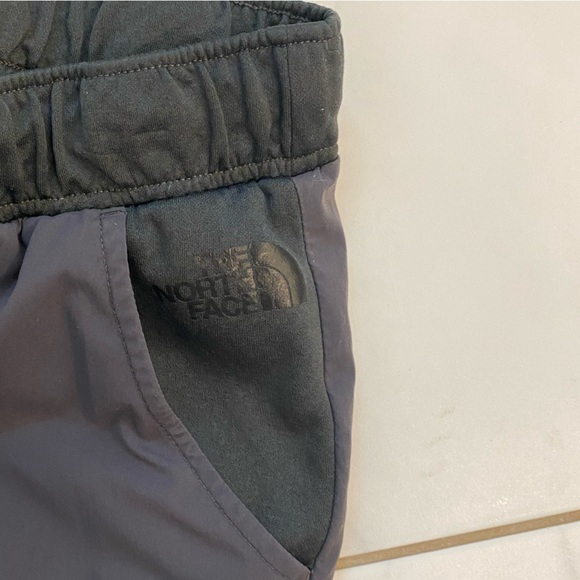 EUC Women’s The North Face Flashdry Base Layer/Shell Joggers - Picture 3 of 5